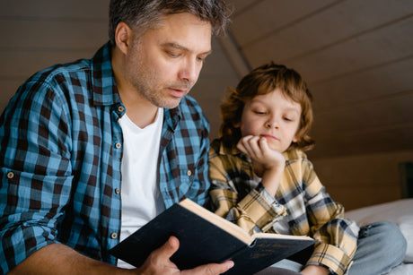 "Encore cette histoire?!" Pourquoi les enfants adorent relire (et pourquoi c’est une bonne chose)